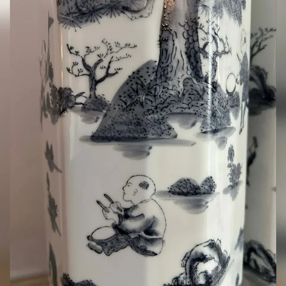 VINTAGE Chinoiserie Blue + White Vase PAIR - Picture 2 of 6